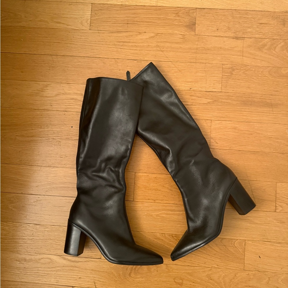 Elegant Schutz Black Leather Knee-High Boots